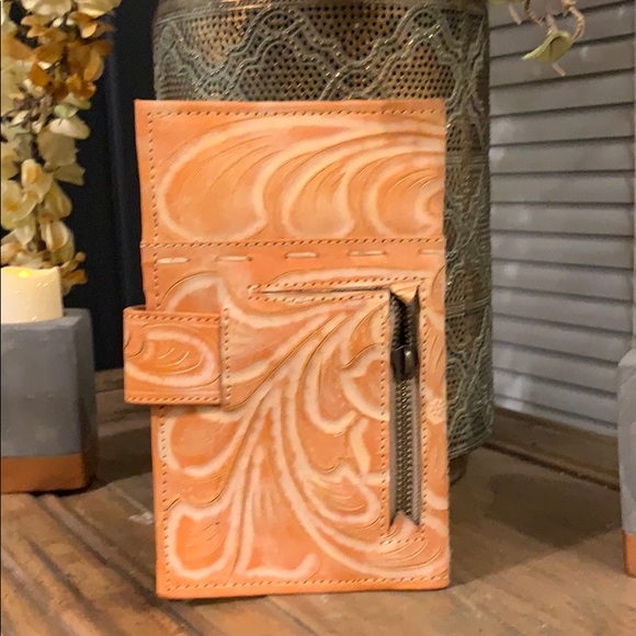 NWOT Leather wallet - Picture 3 of 4